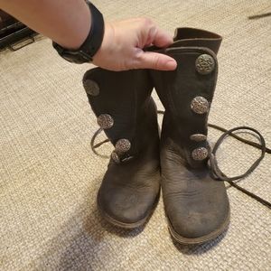 Native Earth 5 button boots